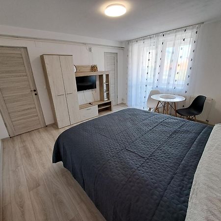 Garsoniera La Bulevard Braşov Buitenkant foto
