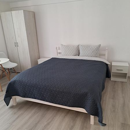Garsoniera La Bulevard Braşov Buitenkant foto