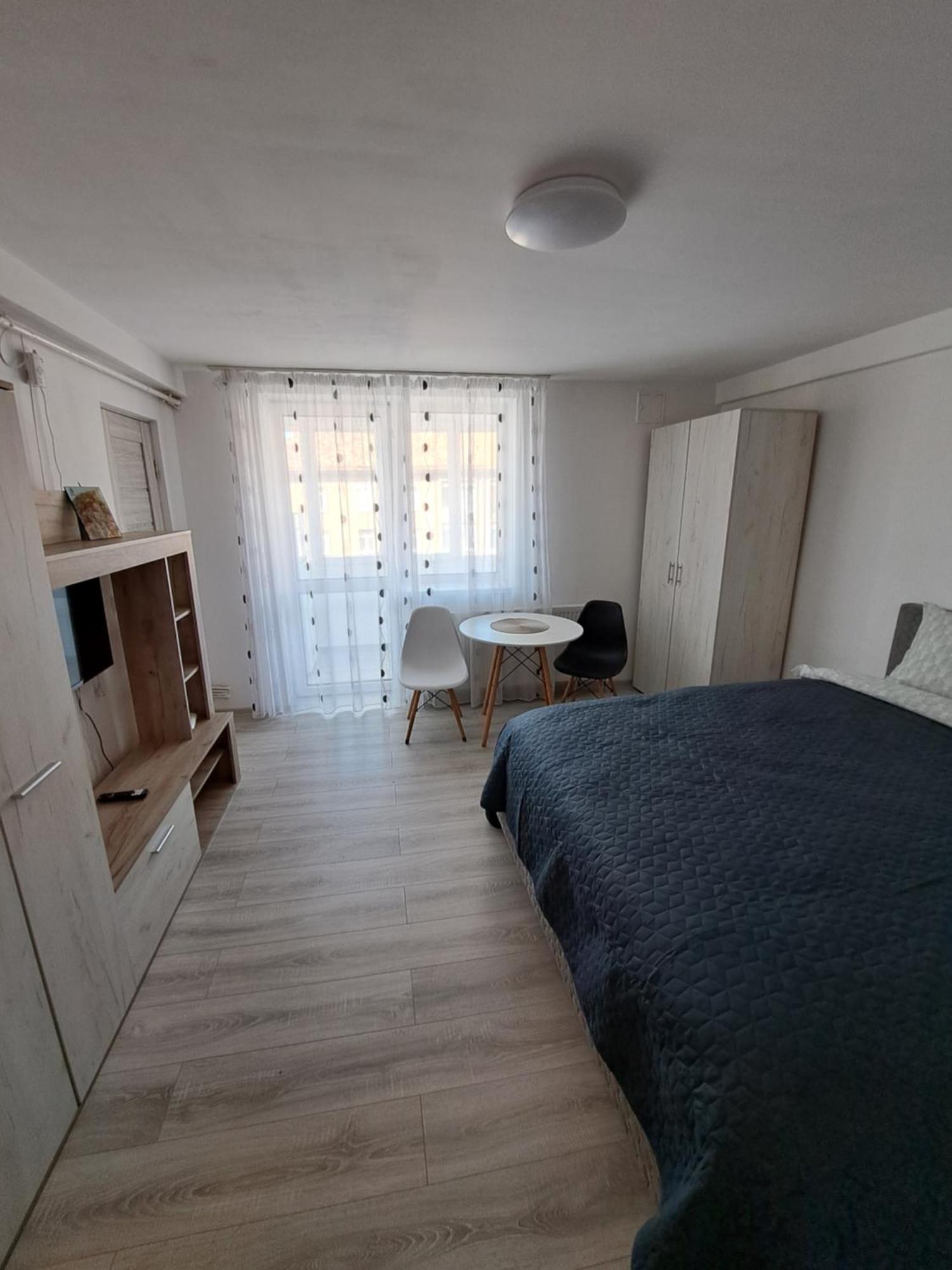 Garsoniera La Bulevard Braşov Buitenkant foto