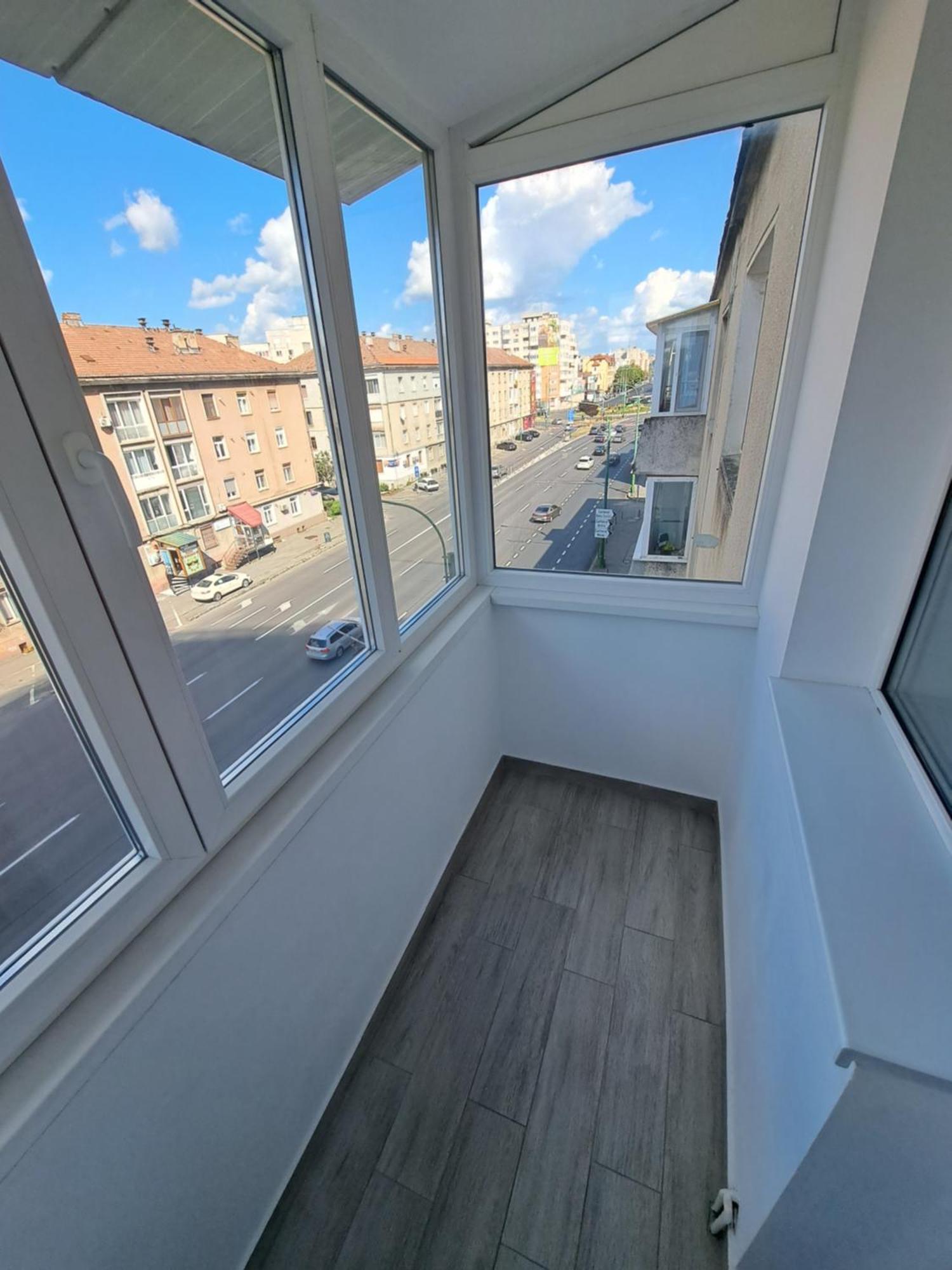Garsoniera La Bulevard Braşov Buitenkant foto
